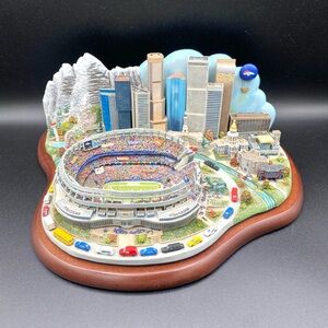 Danbury Mint NFL Denver Broncos Invesco Field Stadium Game Day Replica Elitchs